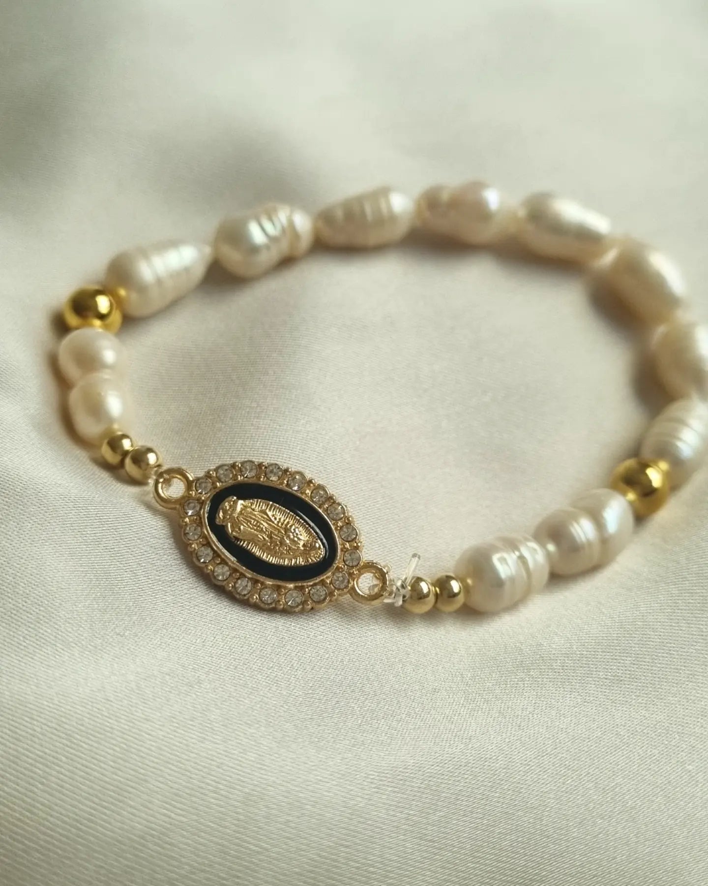 Pearl La Virgen Bracelet